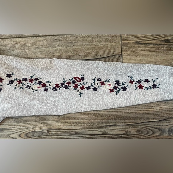 Vintage Grey Flower Embroidered Northern Reflections sweater - size medium - Picture 8 of 8